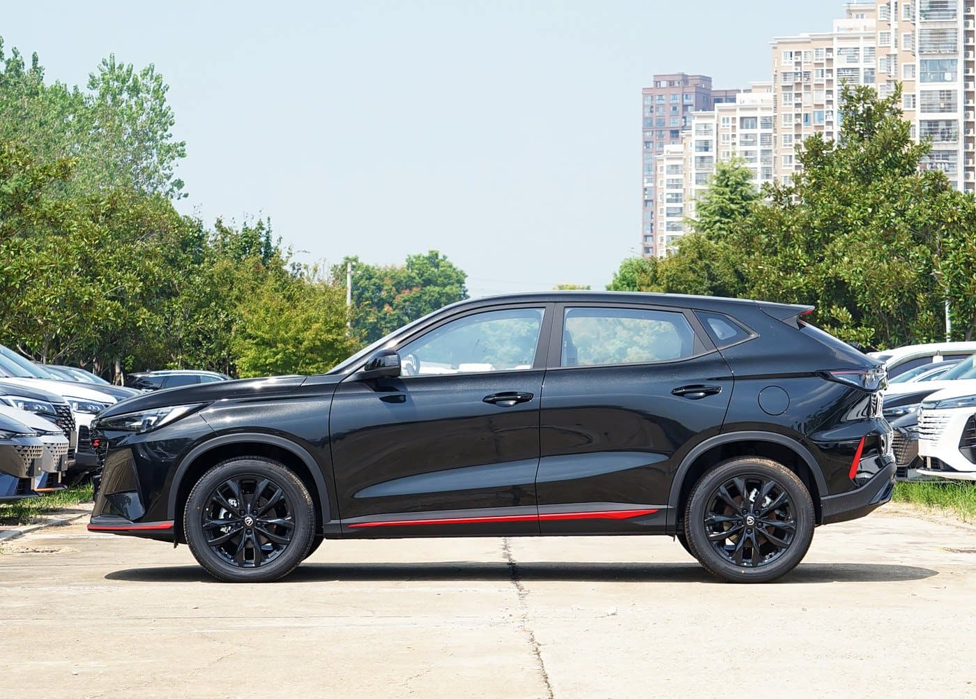 2024 Changan X5 Plus side profile — compact SUV for export