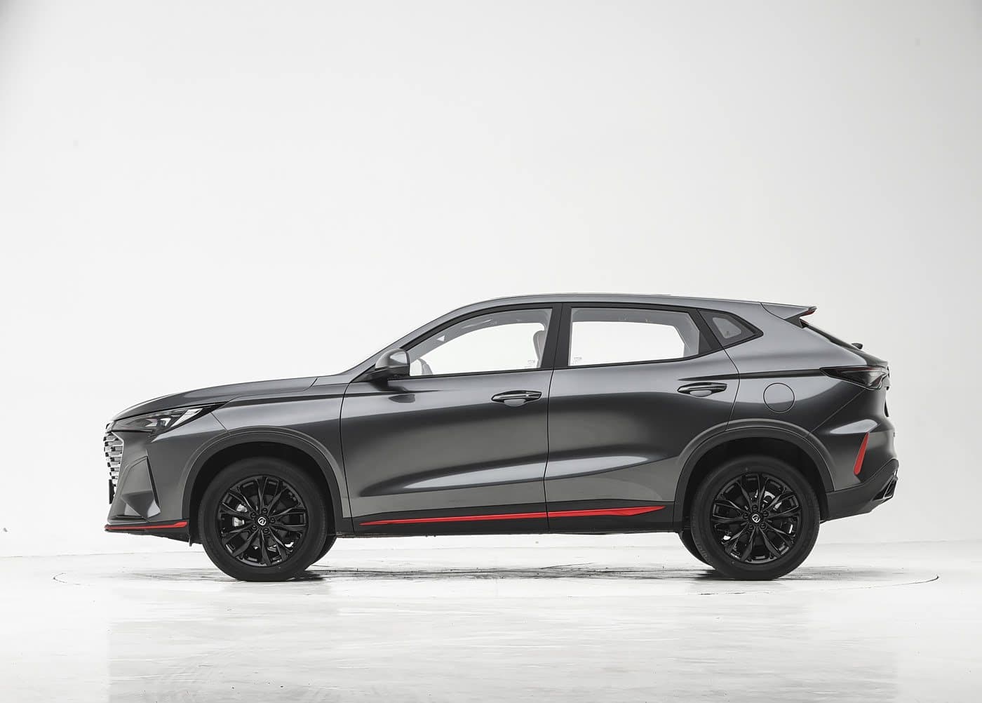 2026 Changan X5 Plus side profile — compact SUV for export