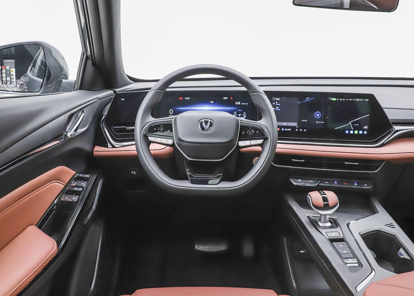 2026 Changan X5 Plus steering wheel and screens — compact SUV for export
